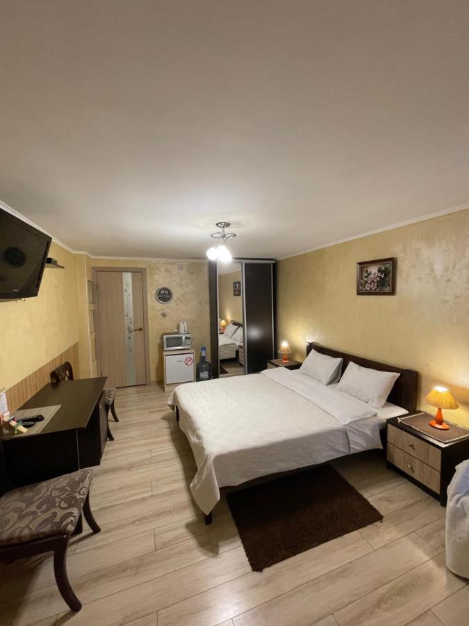 Guest House Sunrise Kamjanez-Podilskyj Exterior foto
